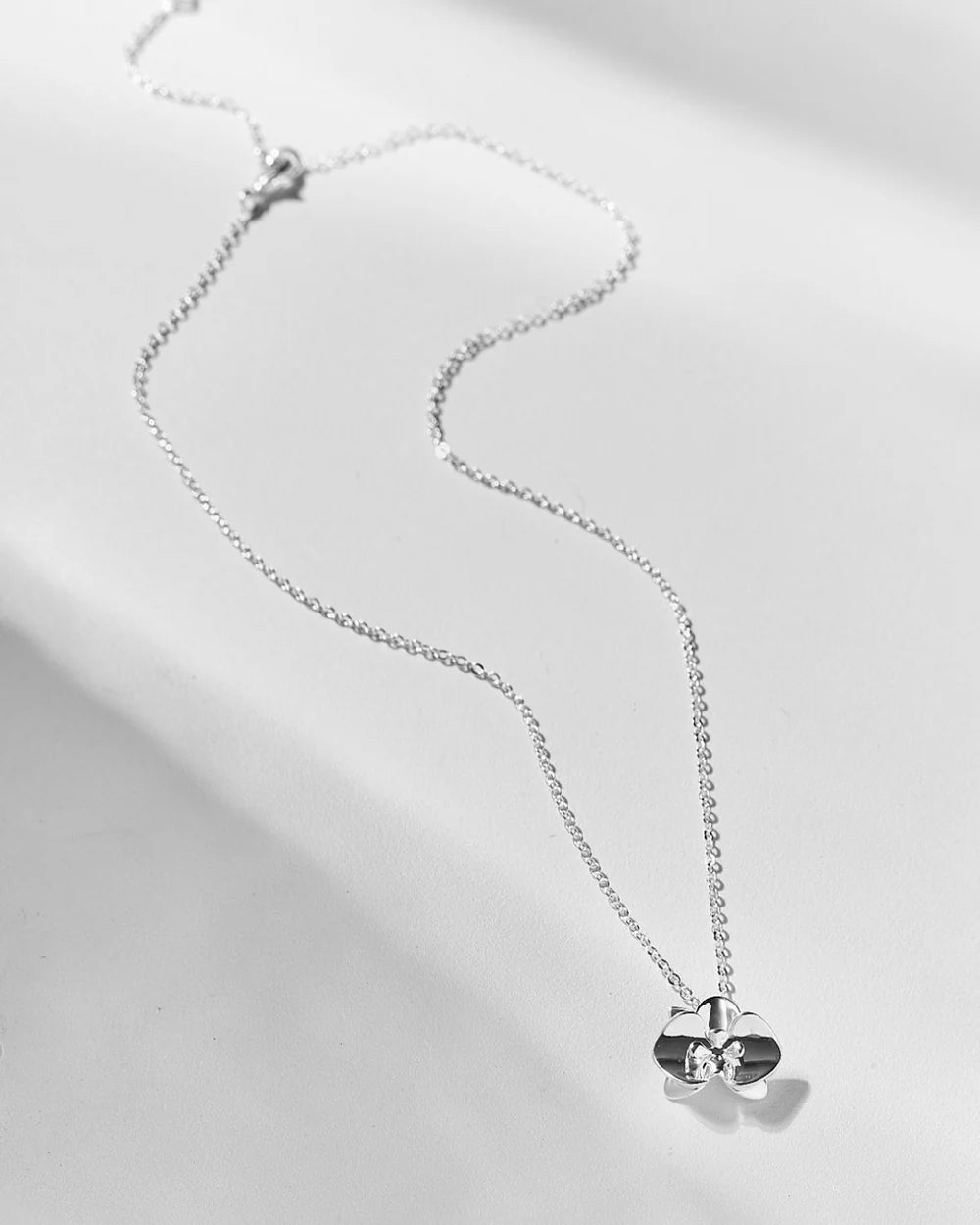 ORQUIDEAS ESSÊNCIA NECKLACE