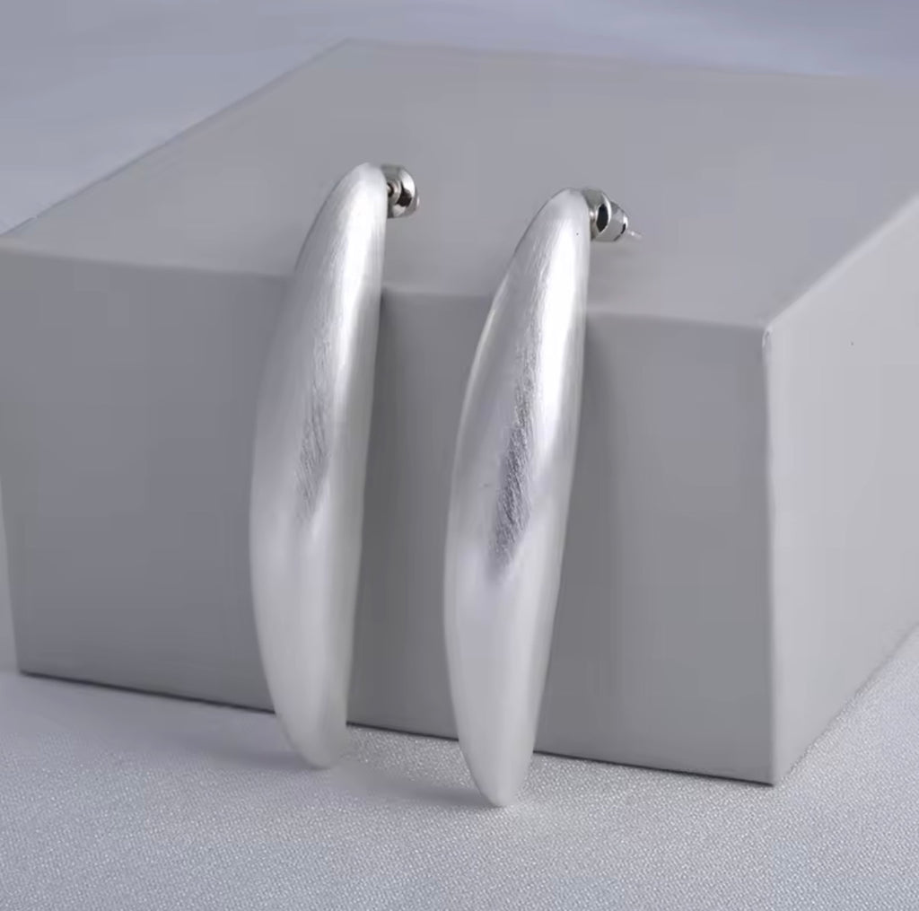 LONG MATTE SILVER EARRINGS